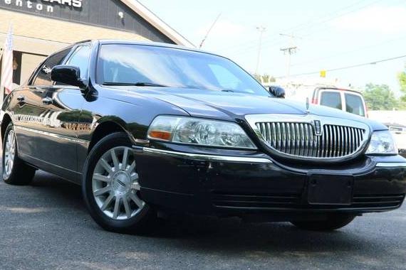 LINCOLN TOWN CAR 2007 1LNHM81VX7Y635203 image